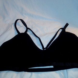 Black Stretchy Sporty Bra from Itzon Women's Small
